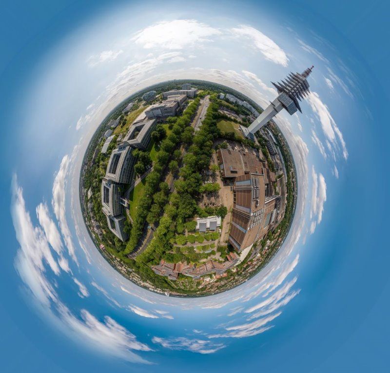 Ein Luftpanorama vom Geländer der Hannover Rück als Tiny-Planet
